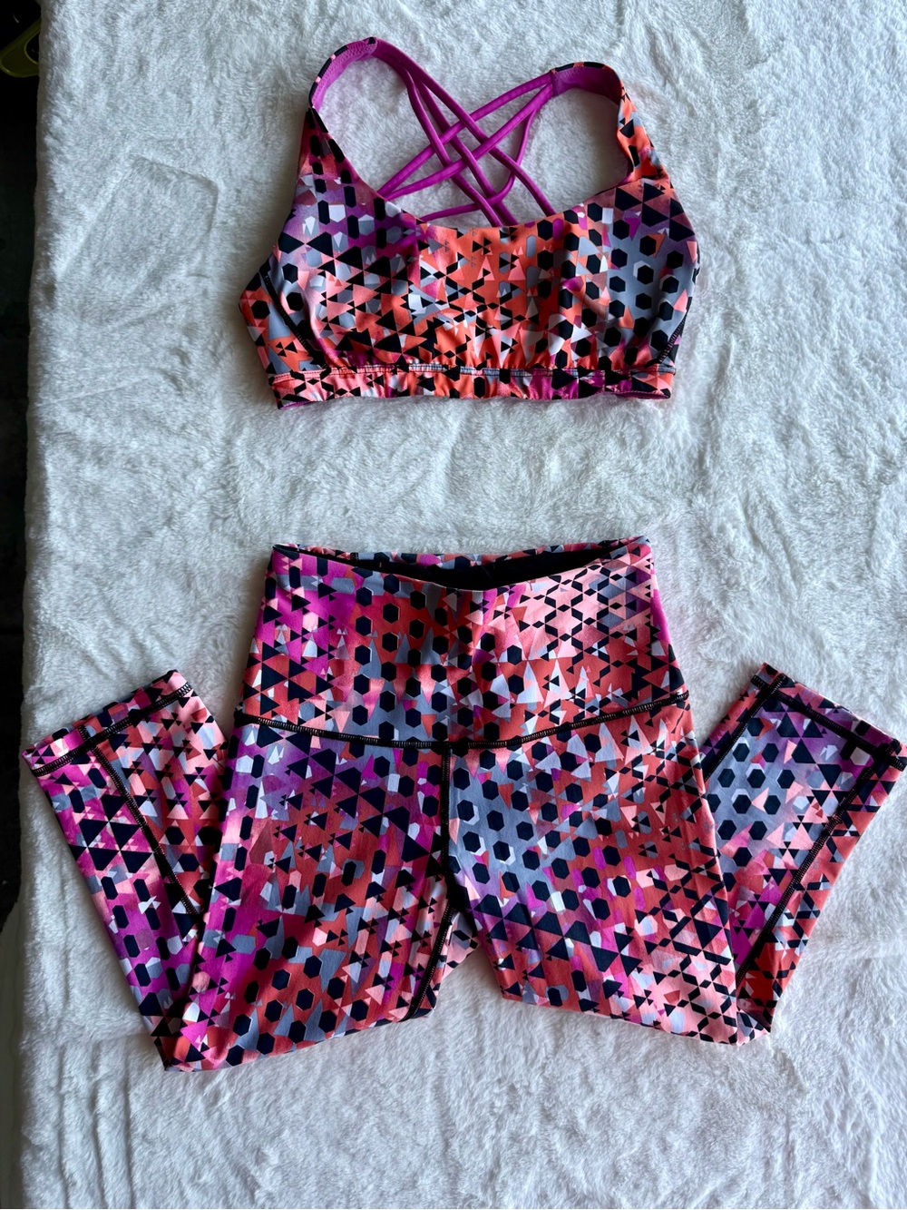 Victoria’s Secret Geometric Sports Bra & Leggings Set